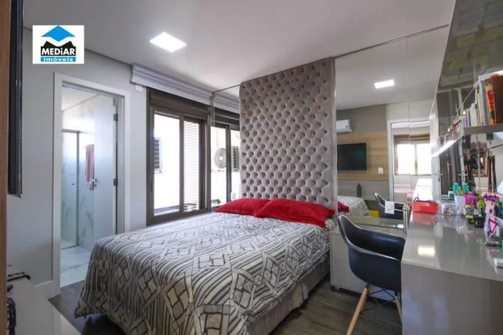 Cobertura, 3 quartos, 213 m² - Foto 1