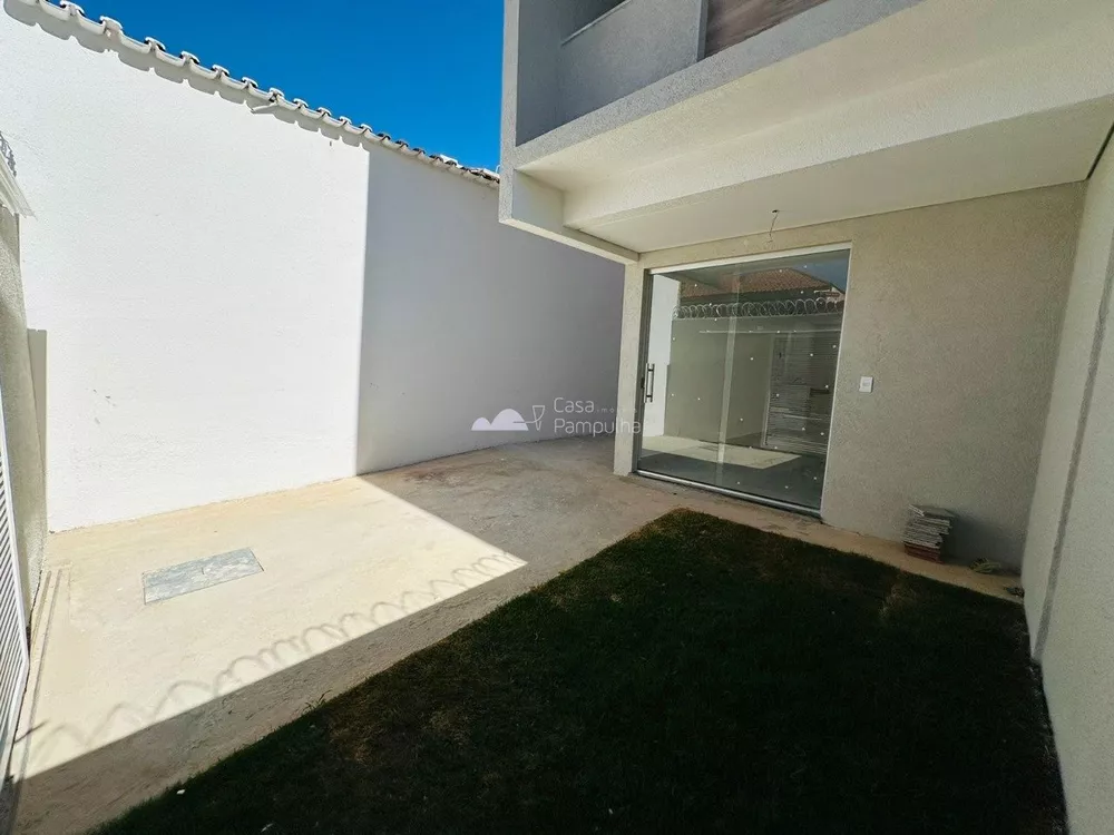 Casa à venda com 2 quartos, 110m² - Foto 2