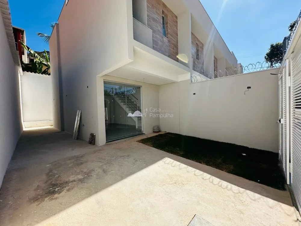 Casa à venda com 2 quartos, 110m² - Foto 1