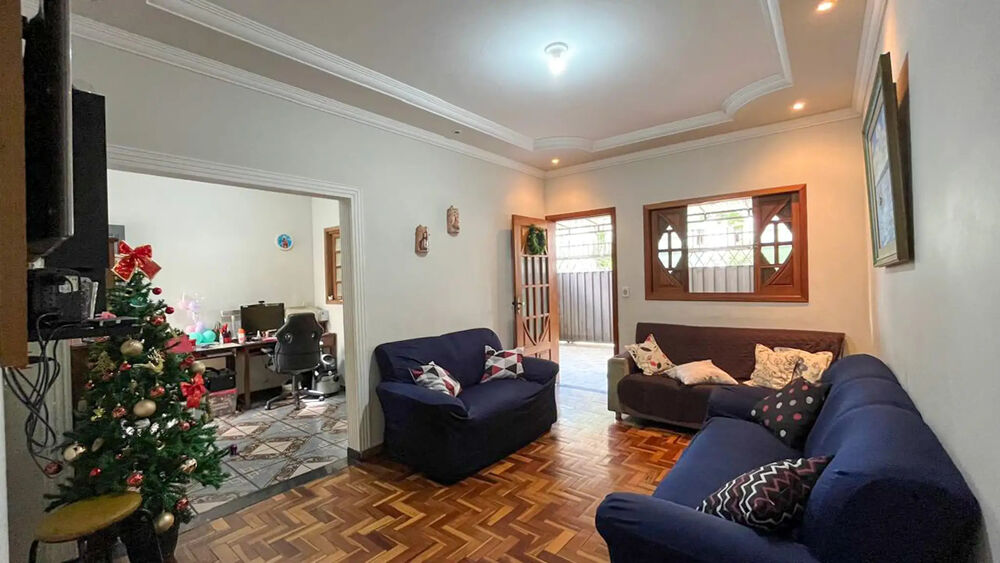 Casa à venda com 3 quartos, 180m² - Foto 1