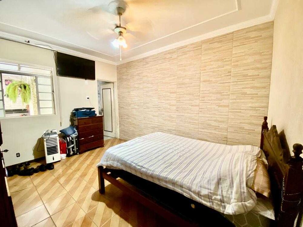 Casa à venda com 3 quartos, 208m² - Foto 4