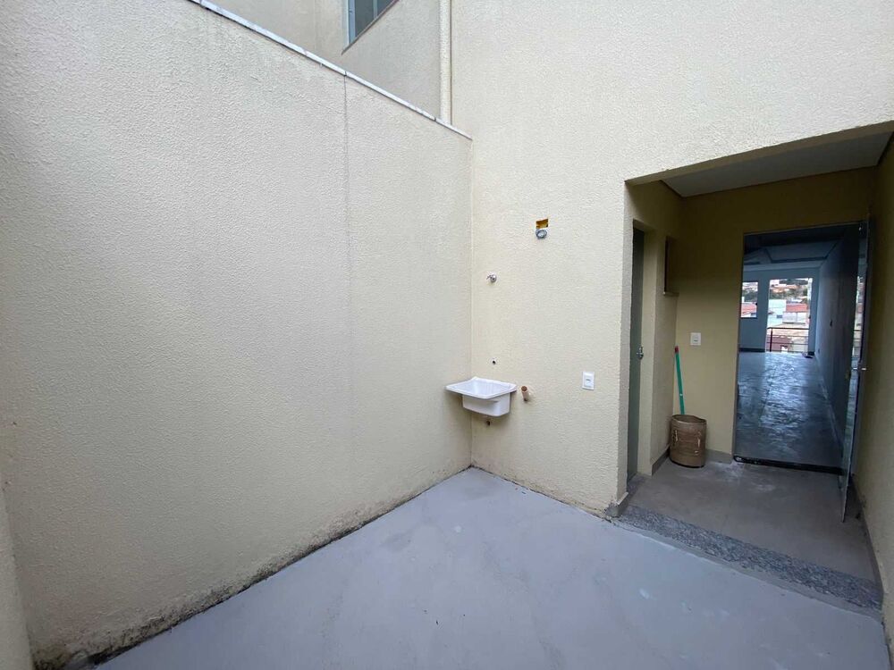 Casa à venda com 2 quartos, 100m² - Foto 4