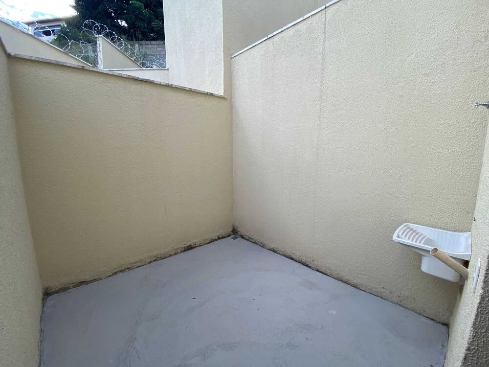 Casa à venda com 2 quartos, 100m² - Foto 3