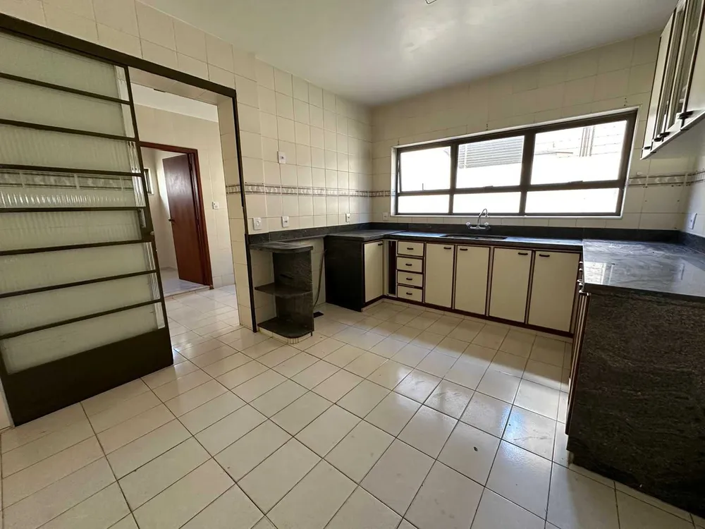Casa, 4 quartos, 240 m² - Foto 8