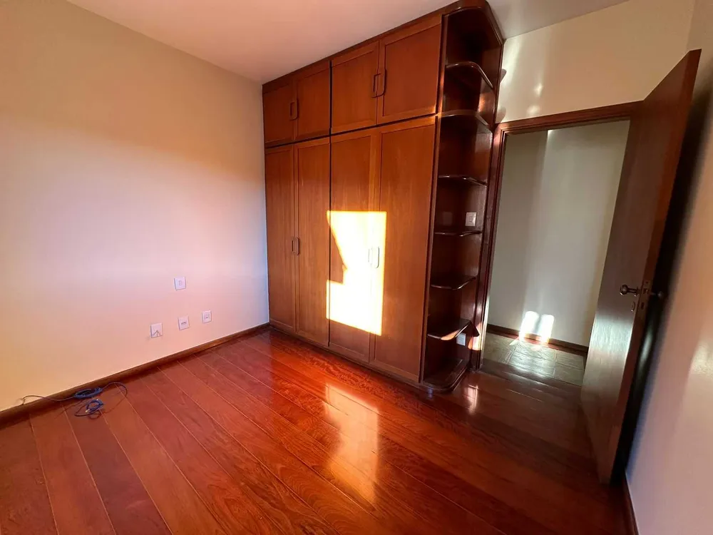 Casa, 4 quartos, 240 m² - Foto 5
