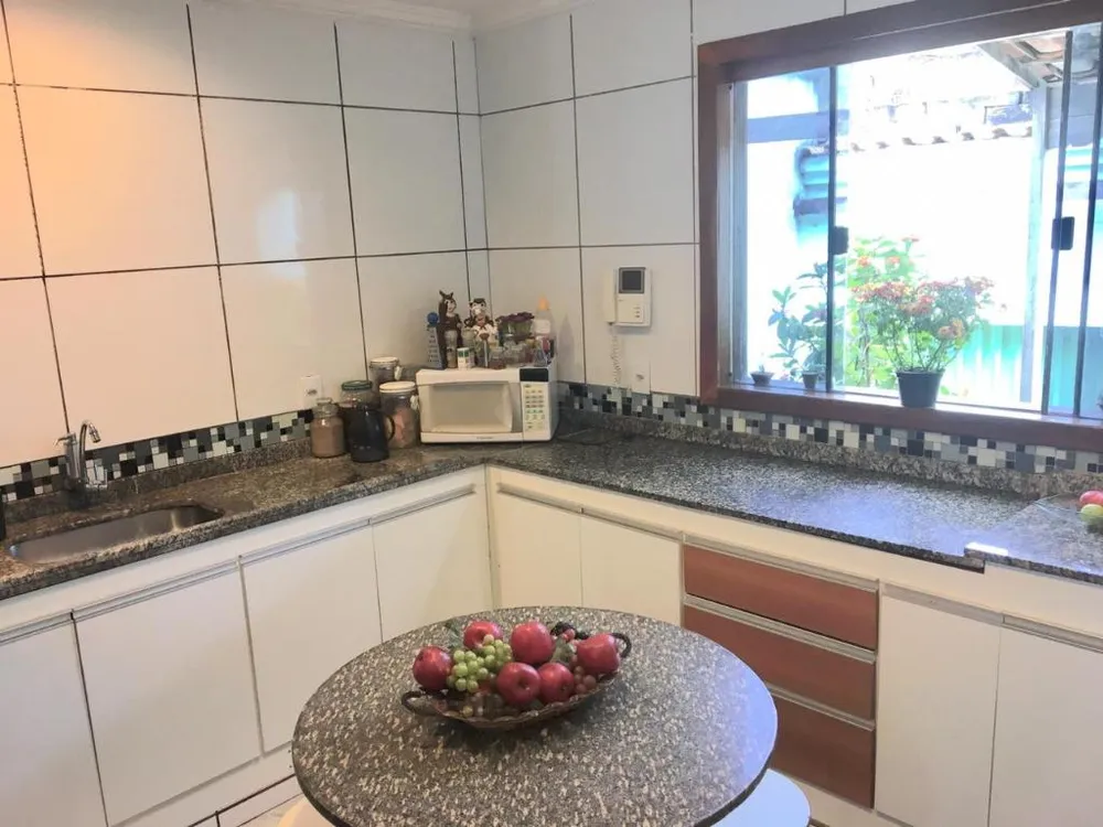 Casa, 3 quartos, 240 m² - Foto 3