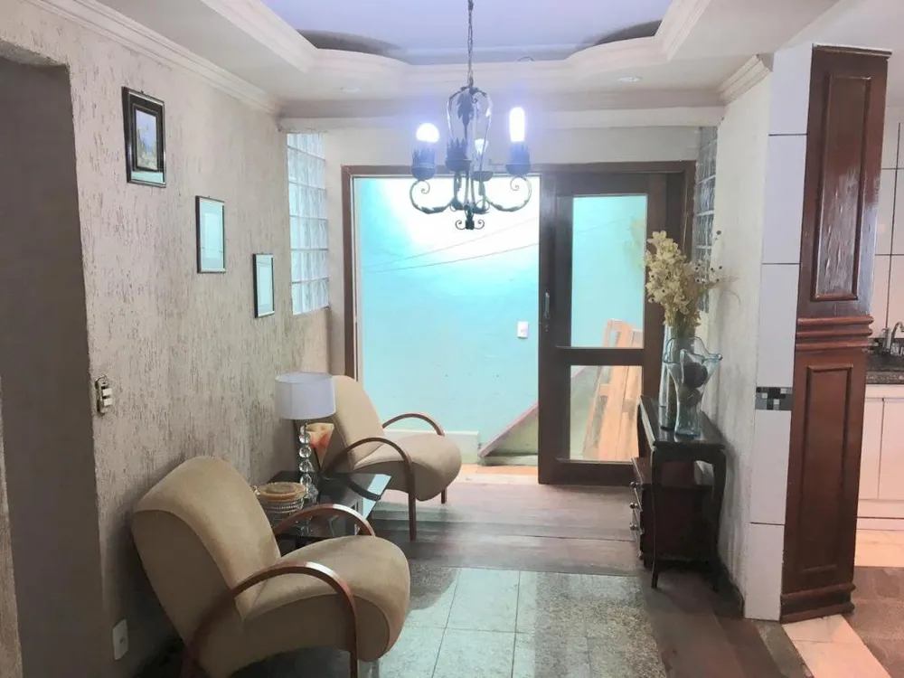 Casa, 3 quartos, 240 m² - Foto 2