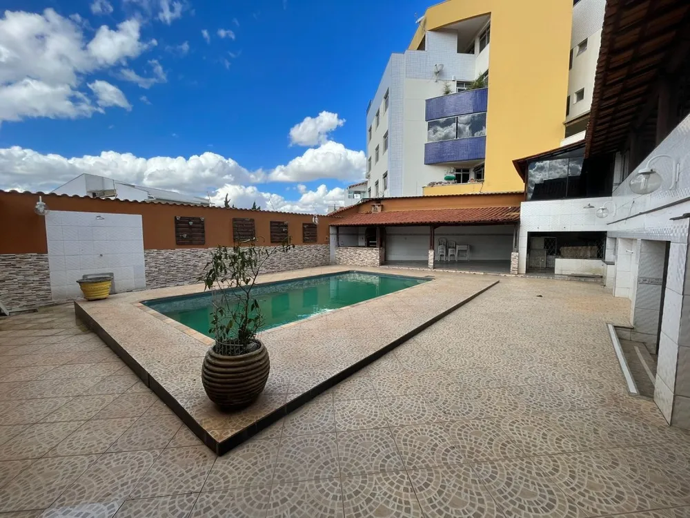 Casa, 4 quartos, 300 m² - Foto 1