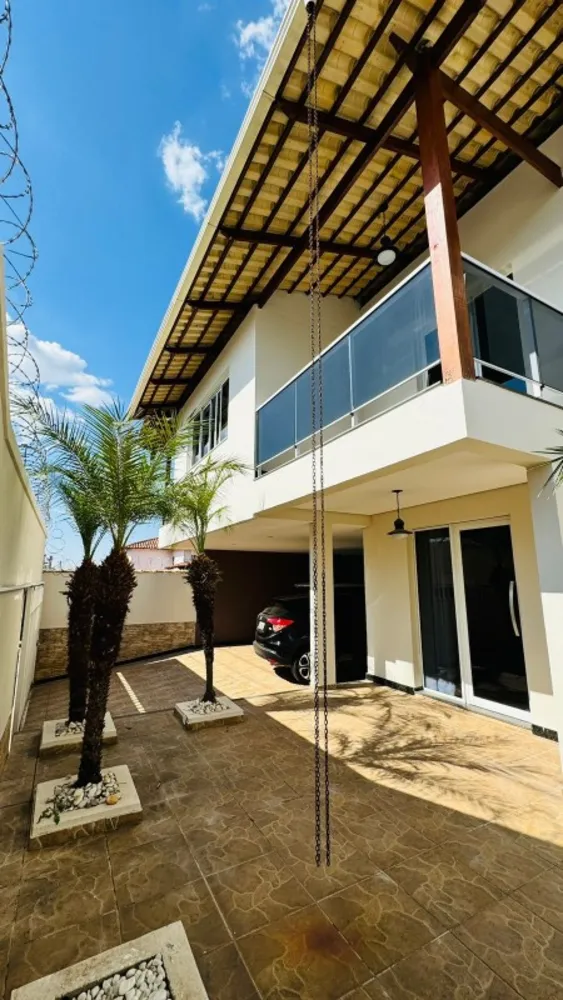 Casa, 4 quartos, 360 m² - Foto 1