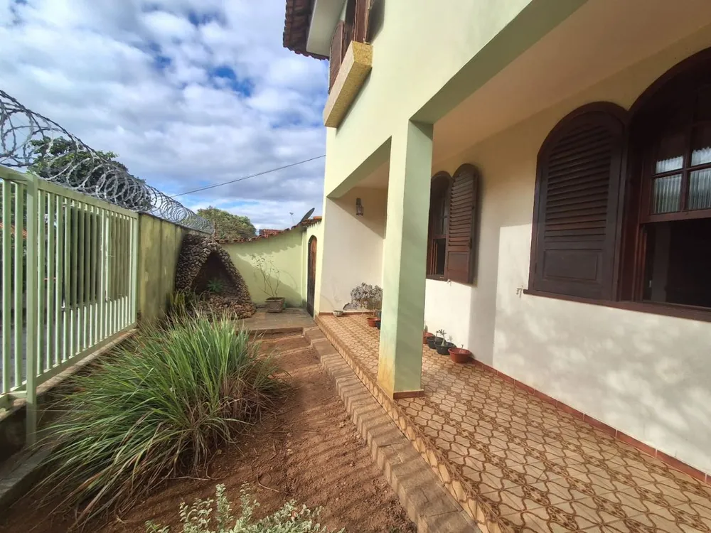 Casa, 3 quartos, 260 m² - Foto 1