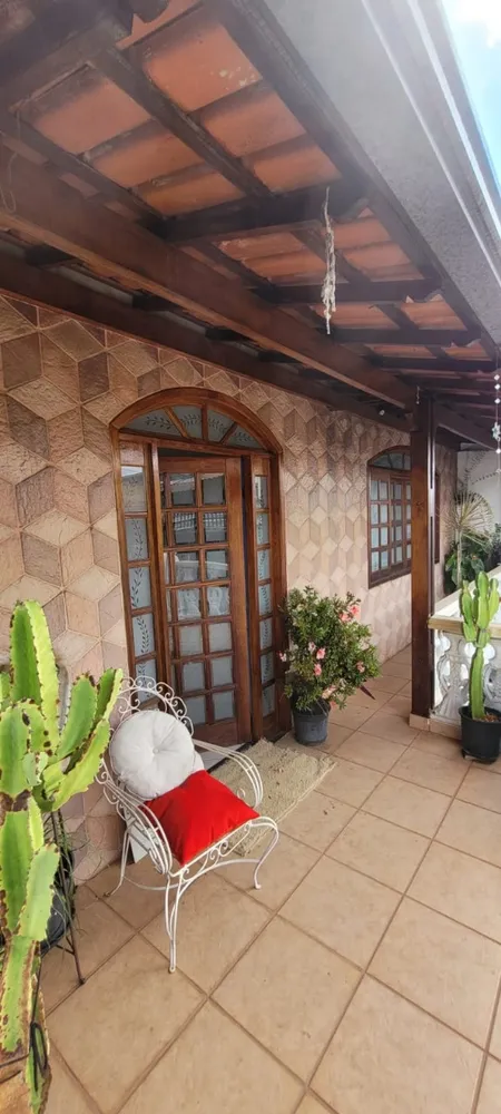 Casa, 4 quartos, 253 m² - Foto 1