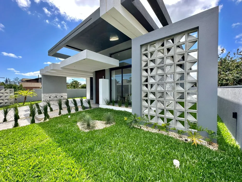 Casa, 4 quartos, 235 m² - Foto 1