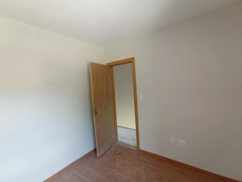 Casa à venda com 3 quartos, 130m² - Foto 3