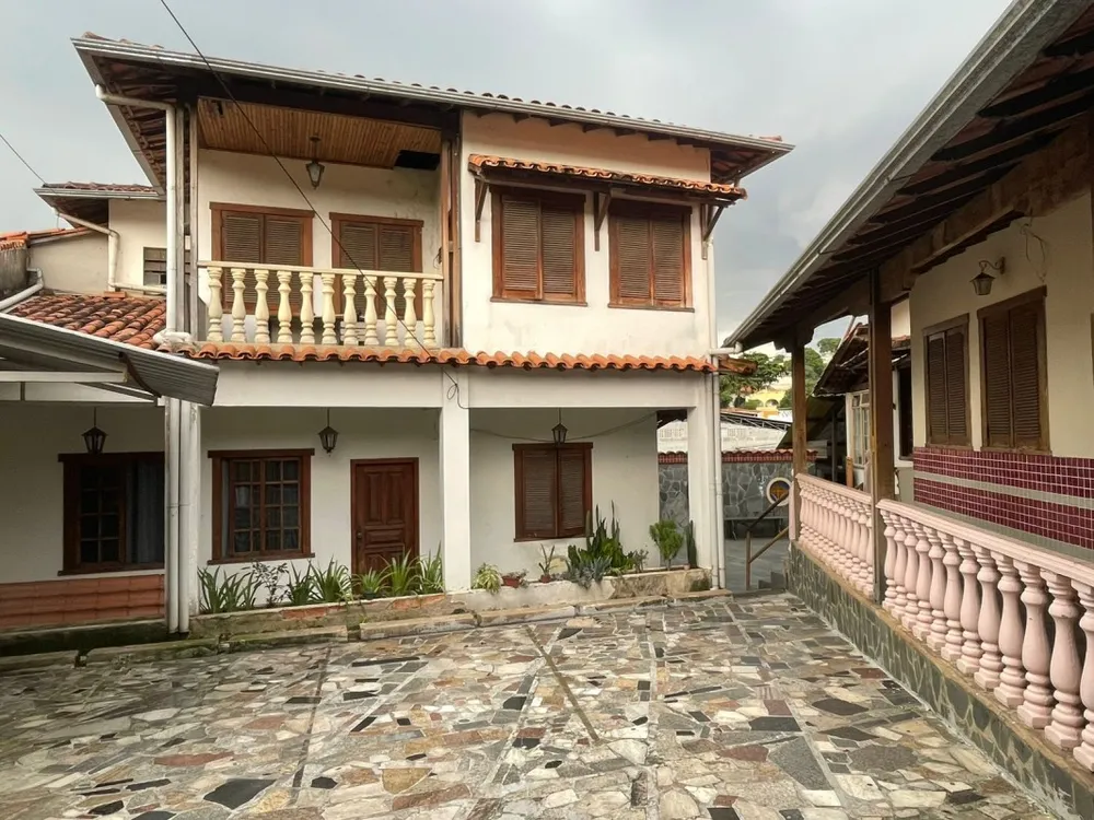 Casa, 5 quartos, 828 m² - Foto 1