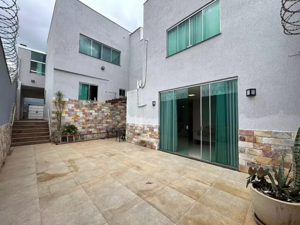 Casa, 3 quartos, 308 m² - Foto 1