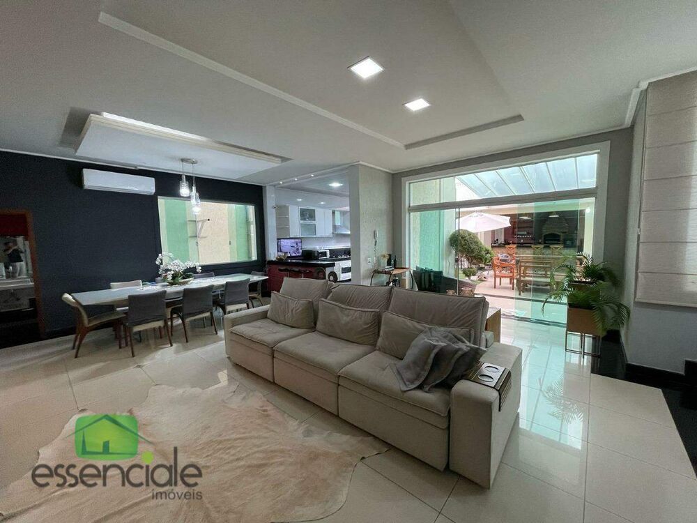 Casa à venda com 4 quartos, 380m² - Foto 1