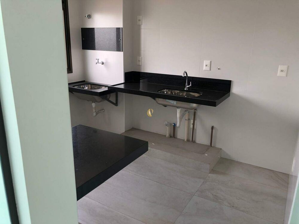 Apartamento à venda com 2 quartos, 67m² - Foto 1