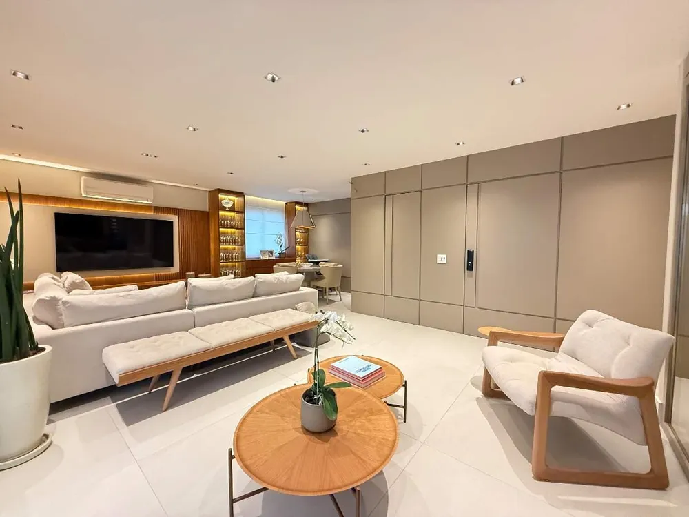 Apartamento, 3 quartos, 200 m² - Foto 1