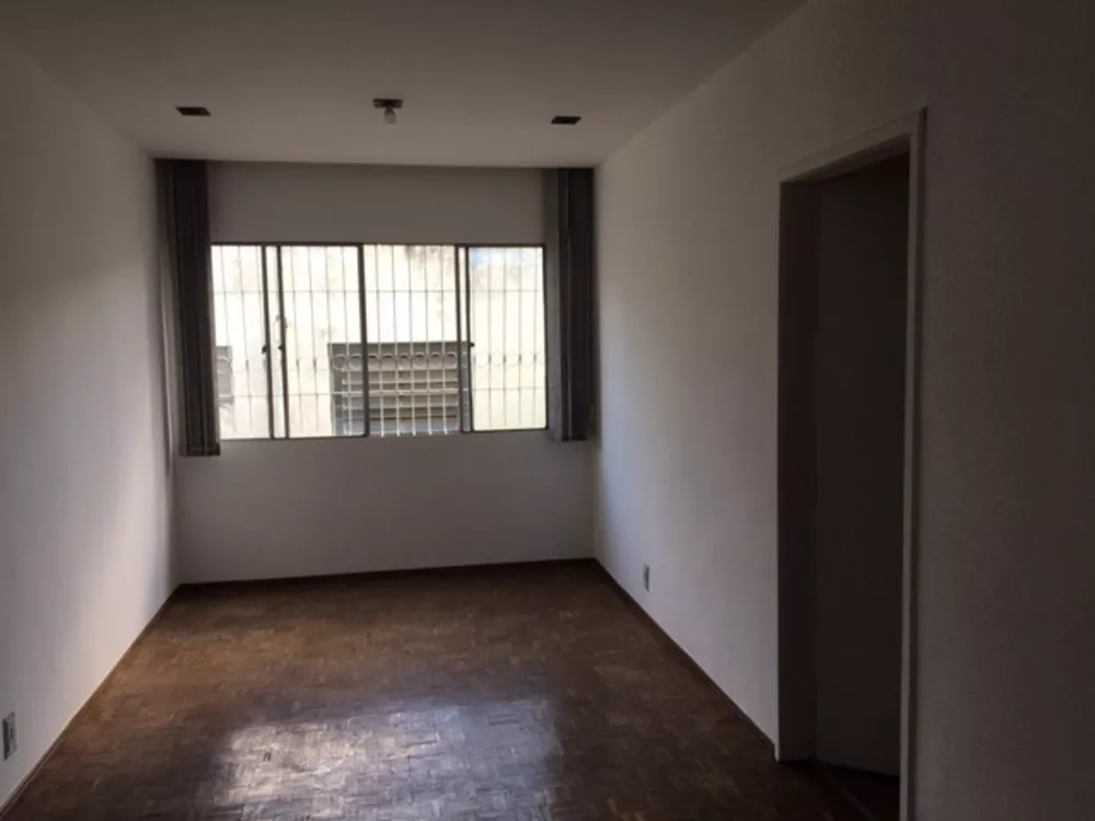 Apartamento à venda com 2 quartos, 62m² - Foto 4