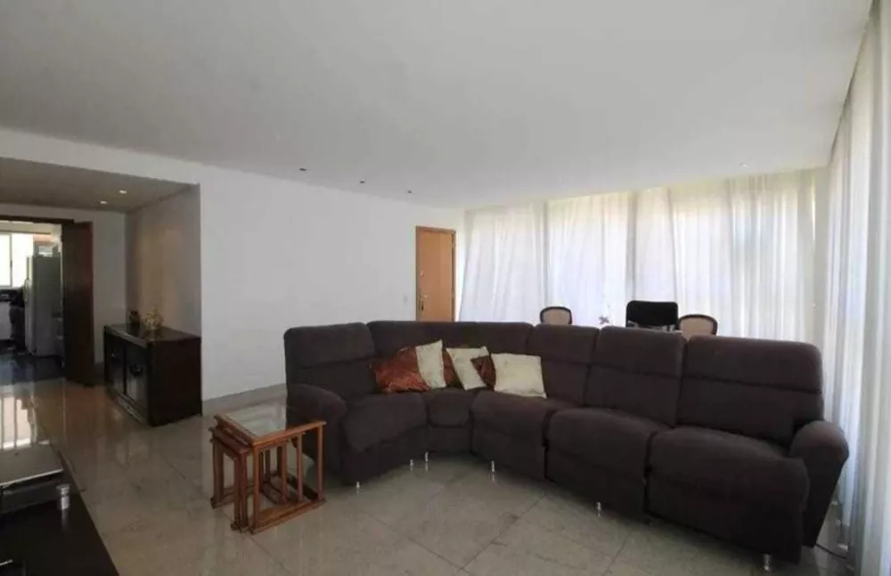 Apartamento para alugar com 4 quartos, 160m² - Foto 13