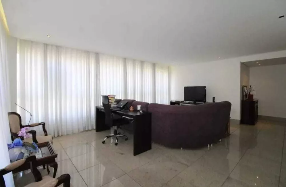 Apartamento para alugar com 4 quartos, 160m² - Foto 2