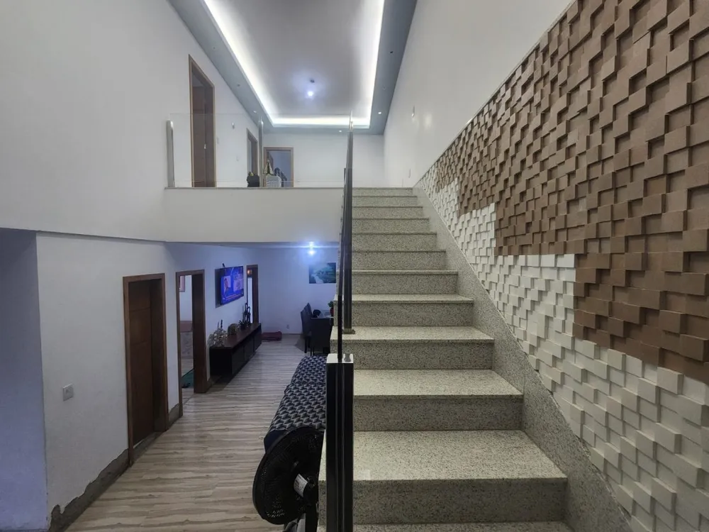 Casa, 4 quartos, 200 m² - Foto 1