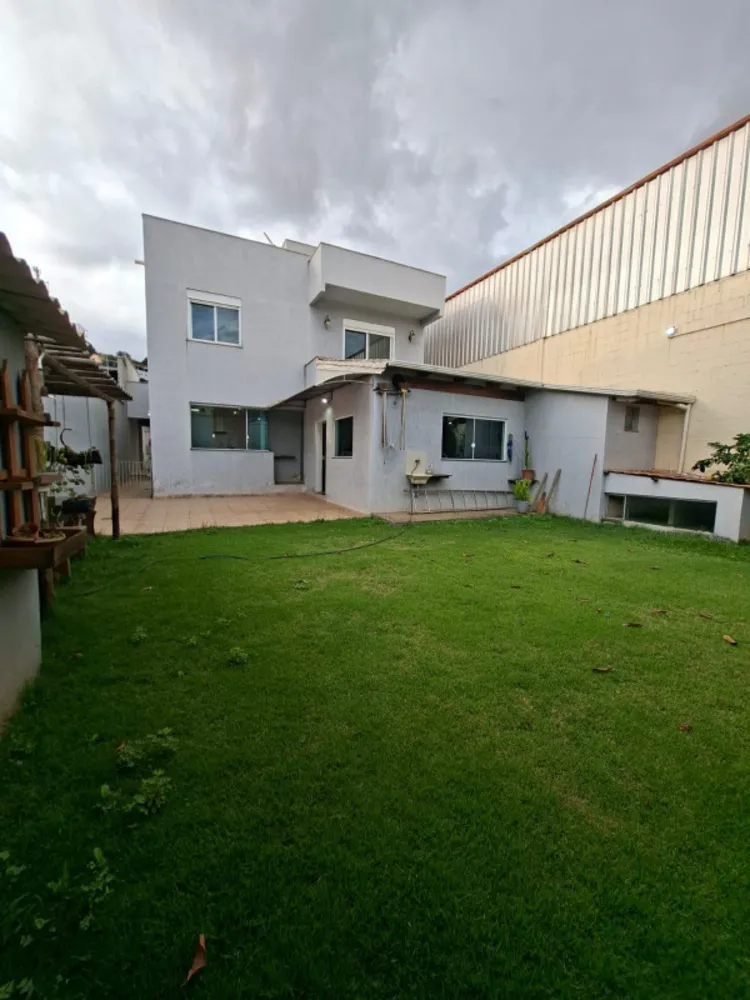 Casa, 4 quartos, 240 m² - Foto 2