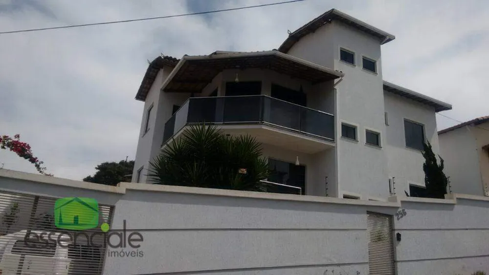 Casa, 4 quartos, 315 m² - Foto 1