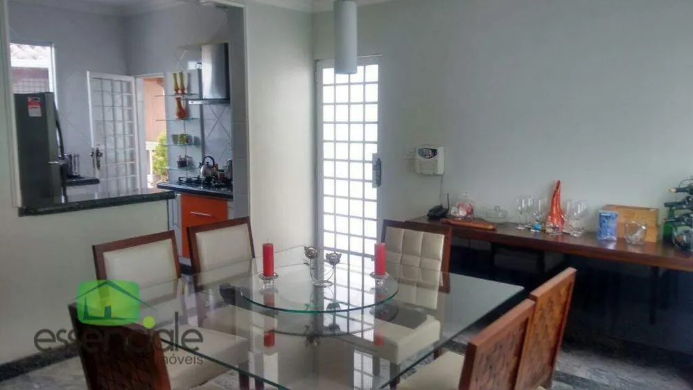Casa, 4 quartos, 315 m² - Foto 2