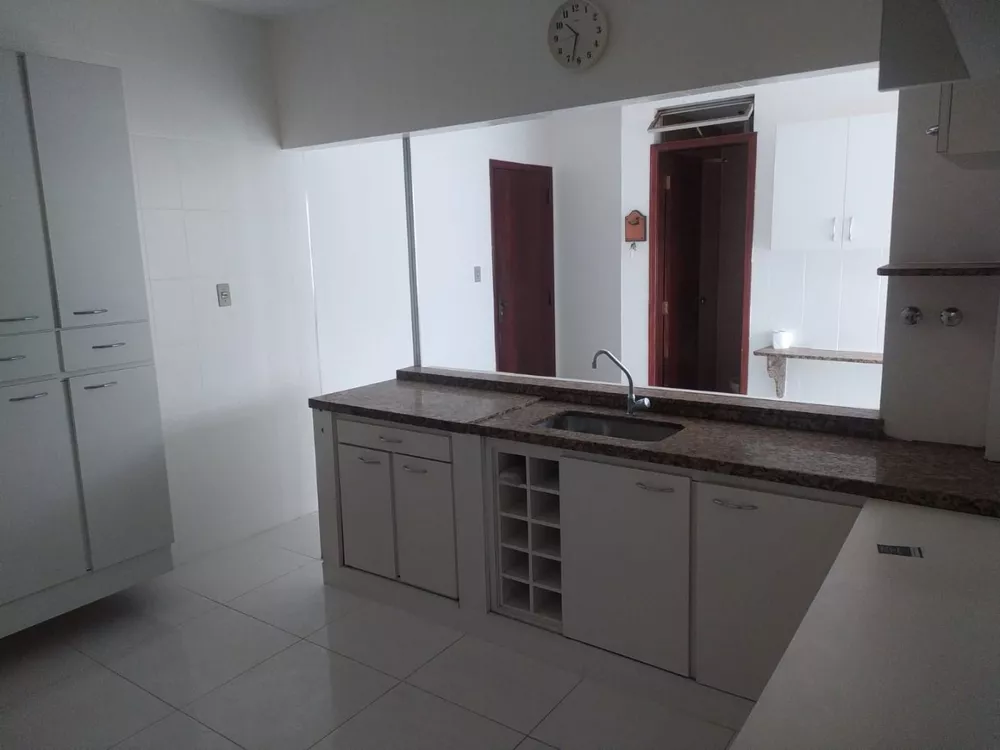 Apartamento à venda com 3 quartos, 157m² - Foto 9