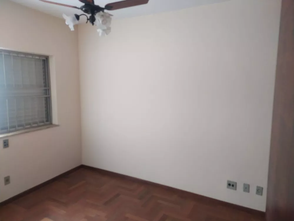 Apartamento à venda com 3 quartos, 157m² - Foto 13