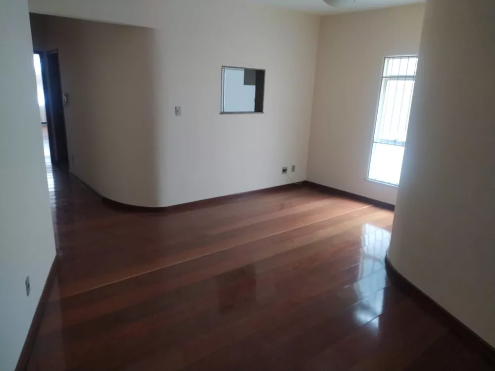 Apartamento à venda com 3 quartos, 157m² - Foto 11