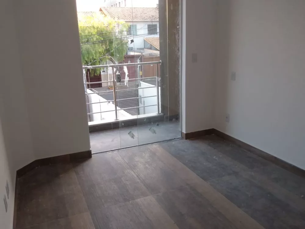 Casa à venda com 2 quartos, 125m² - Foto 4