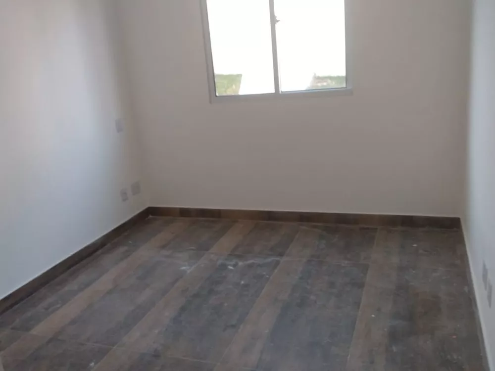 Casa à venda com 2 quartos, 125m² - Foto 3