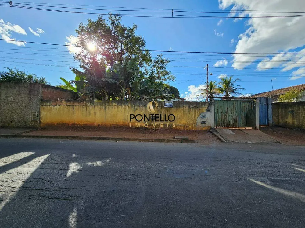 Chácara, 3 quartos, 1350 m² - Foto 1