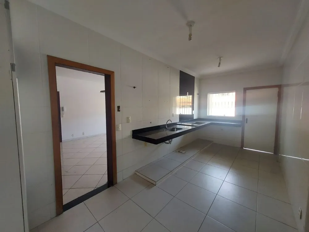 Casa, 4 quartos, 300 m² - Foto 1