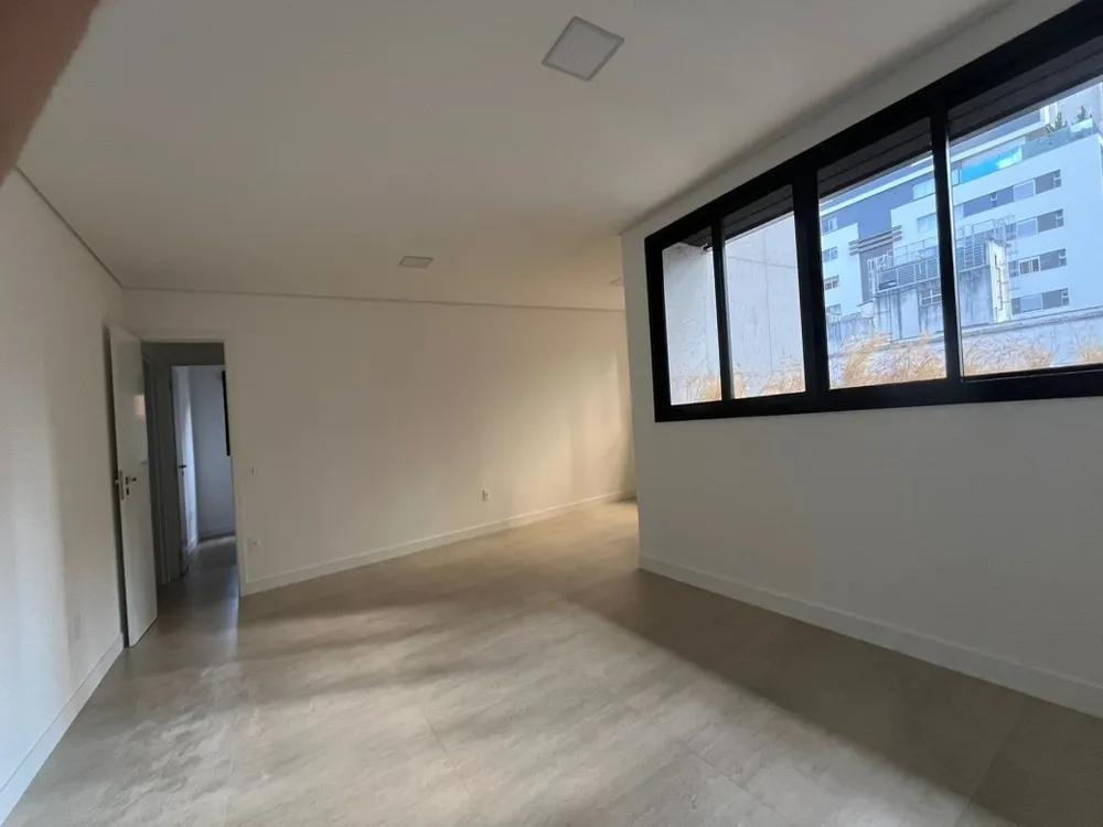 Apartamento, 3 quartos, 2200 m² - Foto 3