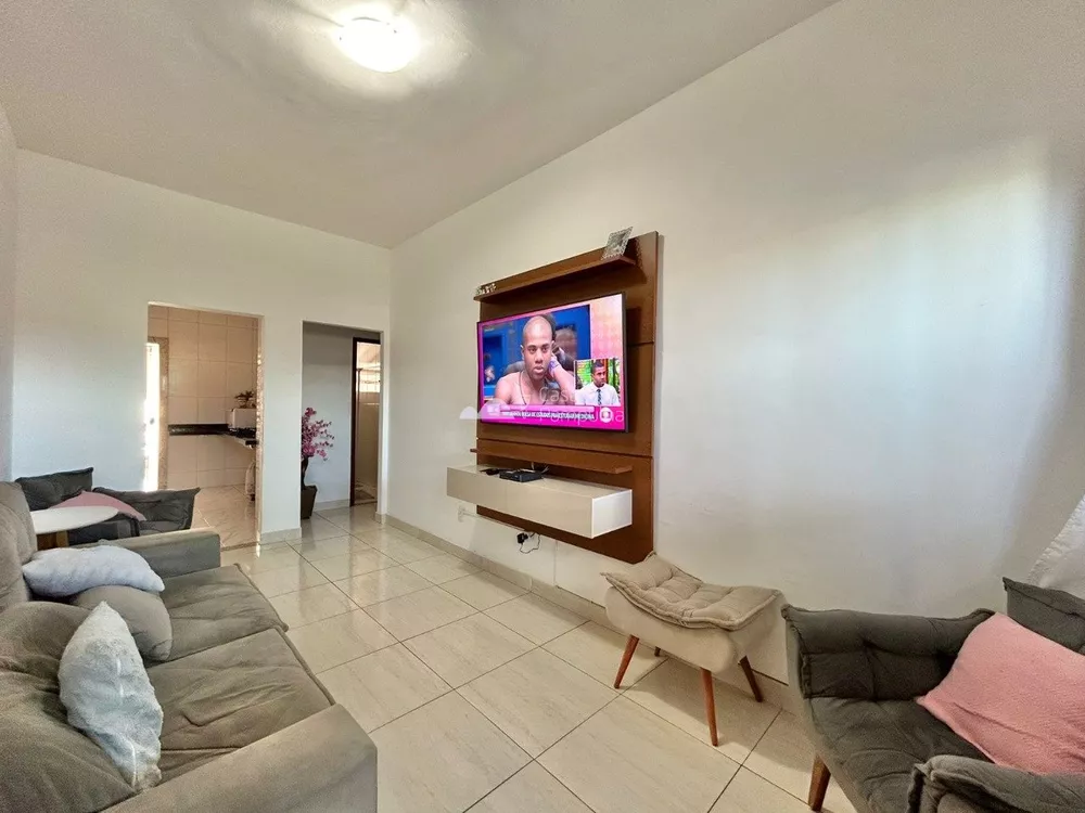 Casa à venda com 2 quartos, 103m² - Foto 2