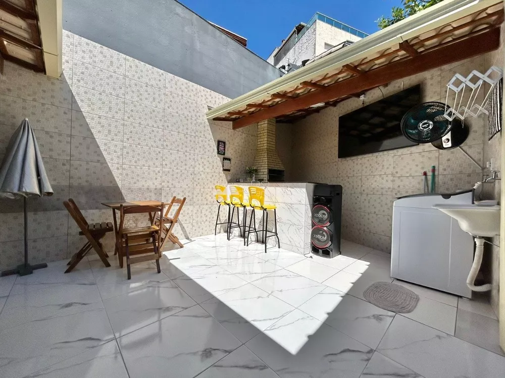 Casa à venda com 2 quartos, 103m² - Foto 1