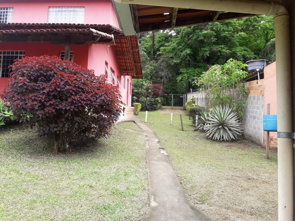 Chácara à venda com 4 quartos, 220m² - Foto 1