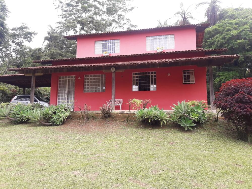 Chácara à venda com 4 quartos, 220m² - Foto 1