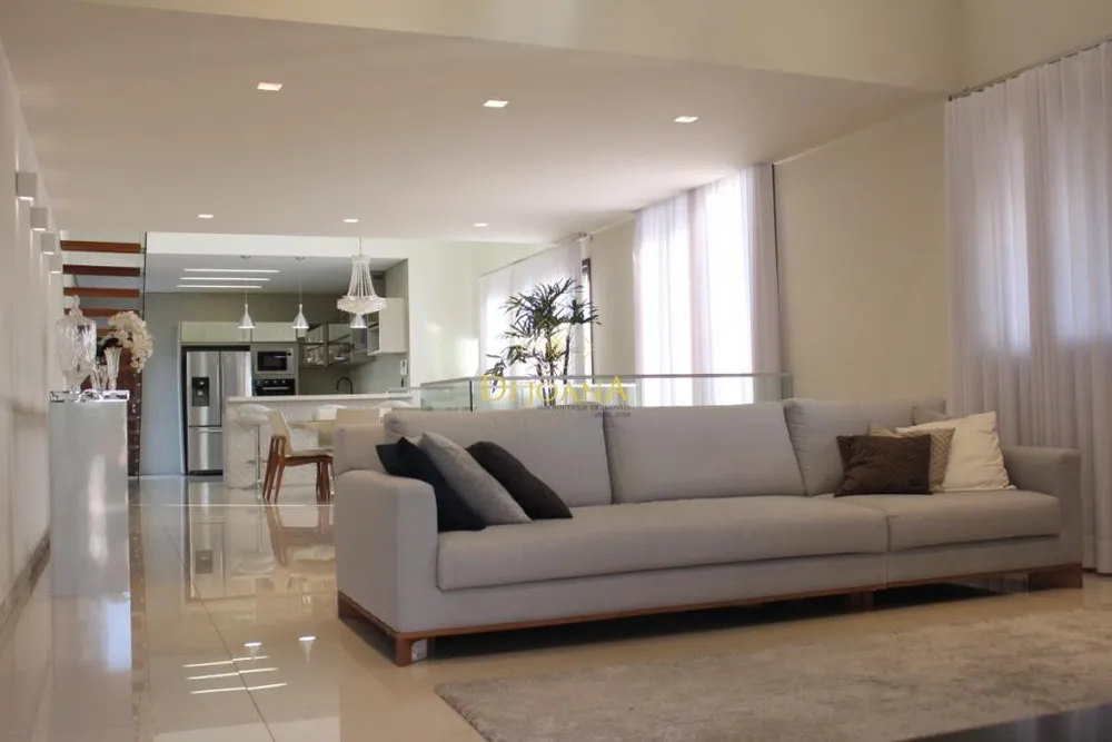 Casa, 4 quartos, 460 m² - Foto 1