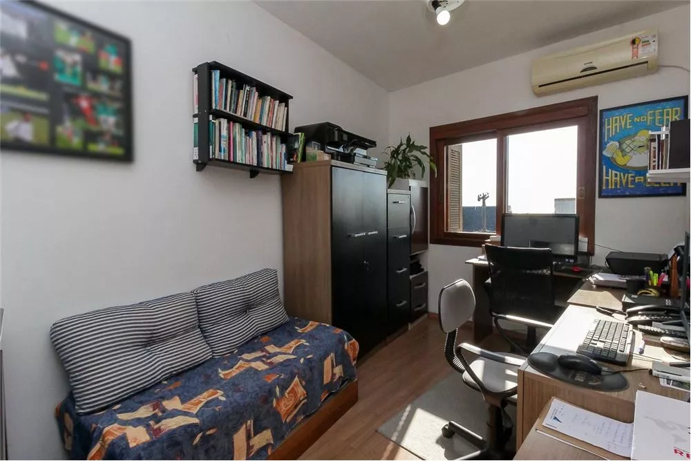 Casa à venda com 3 quartos, 221m² - Foto 8