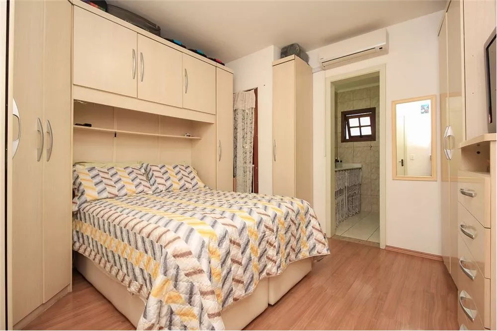 Casa à venda com 3 quartos, 221m² - Foto 6