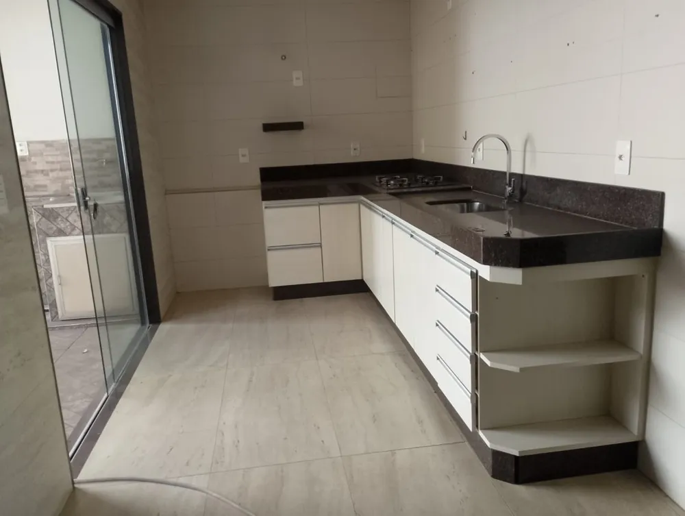 Casa, 3 quartos, 200 m² - Foto 3