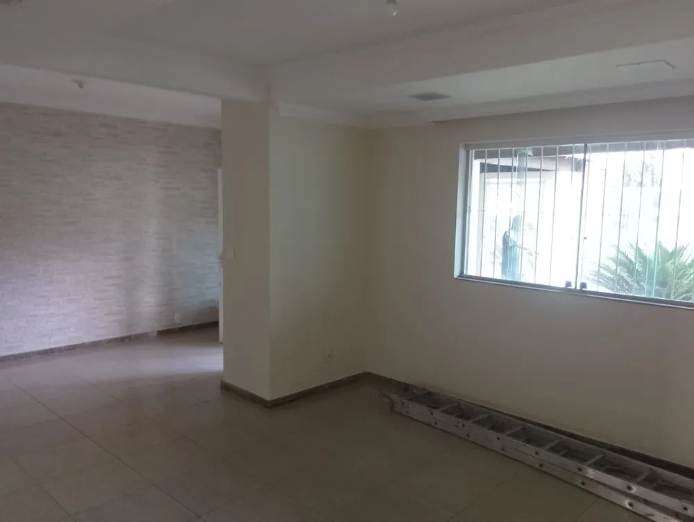Casa, 3 quartos, 200 m² - Foto 2