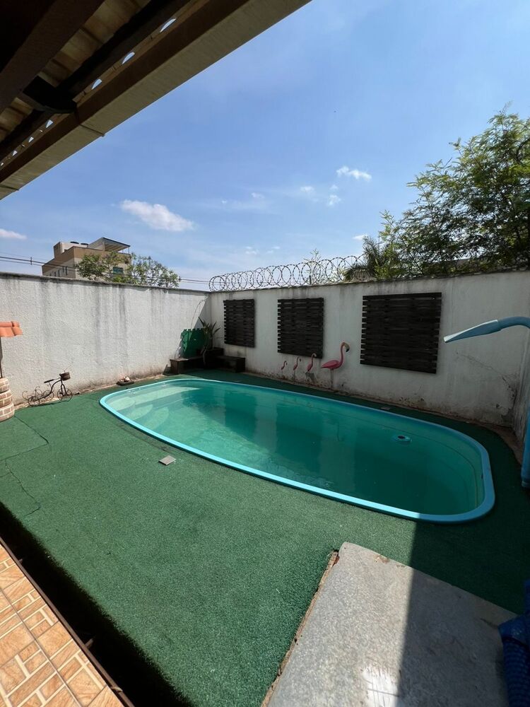 Casa à venda com 3 quartos, 240m² - Foto 7