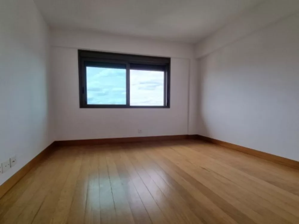 Apartamento à venda com 4 quartos, 306m² - Foto 4