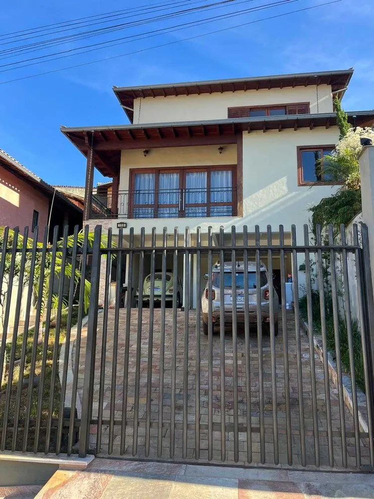 Casa, 4 quartos, 442 m² - Foto 1