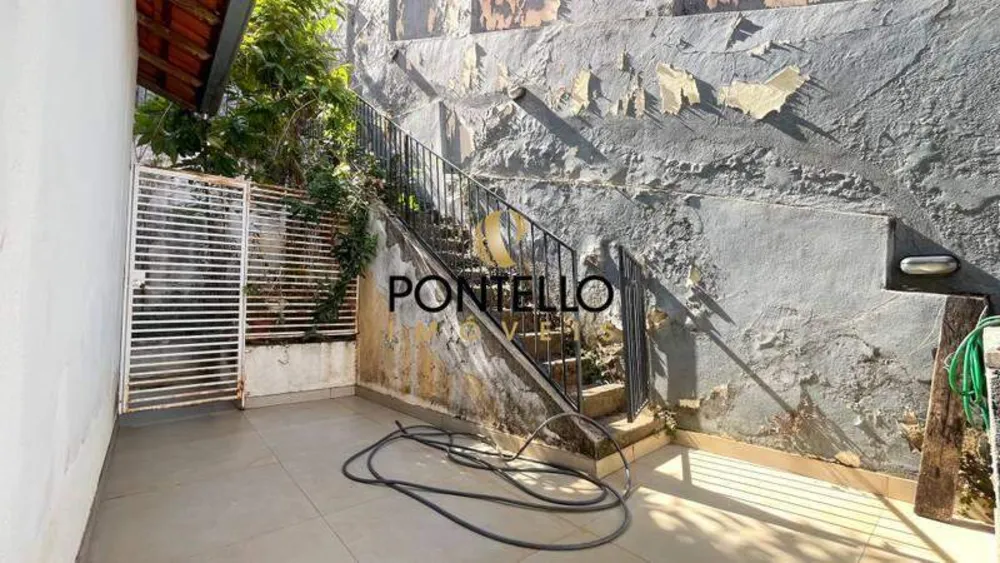 Casa, 3 quartos, 215 m² - Foto 1